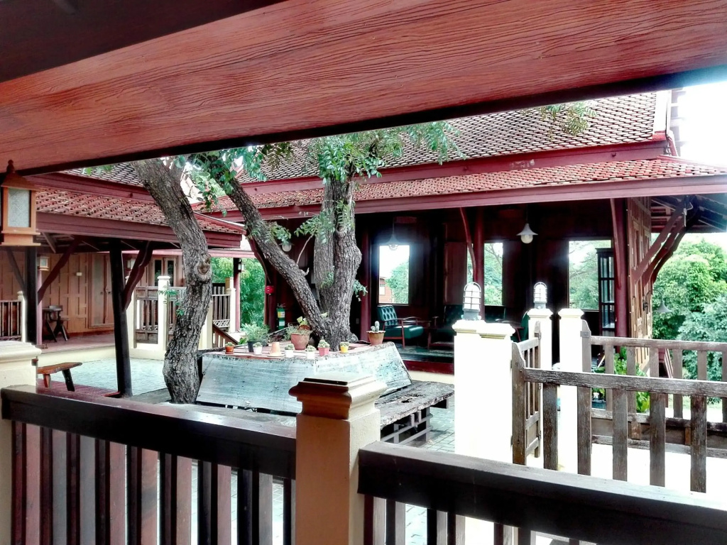 Luang Chumni Village