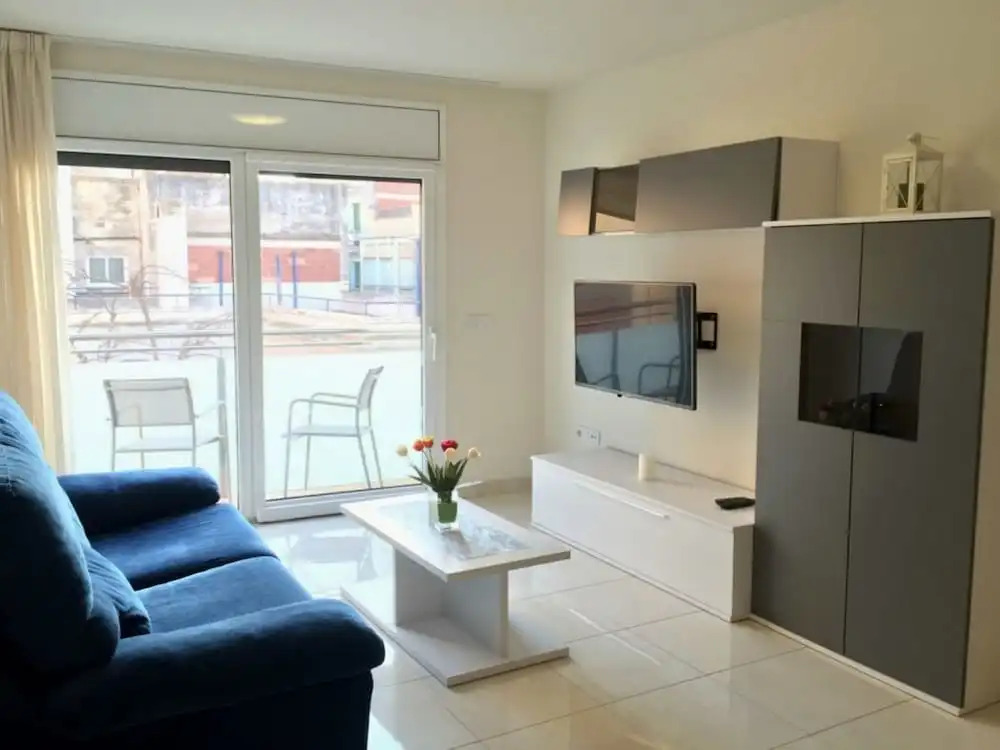 Quaint Apartment in Roses near Nova Sand Beach