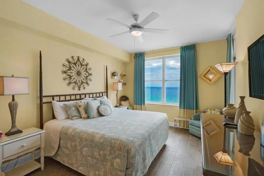 Aqua Resort 706