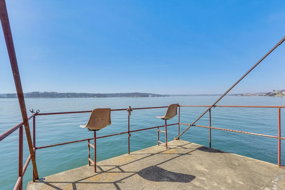 Cliff View Haven Million-dollar Views at 6MM