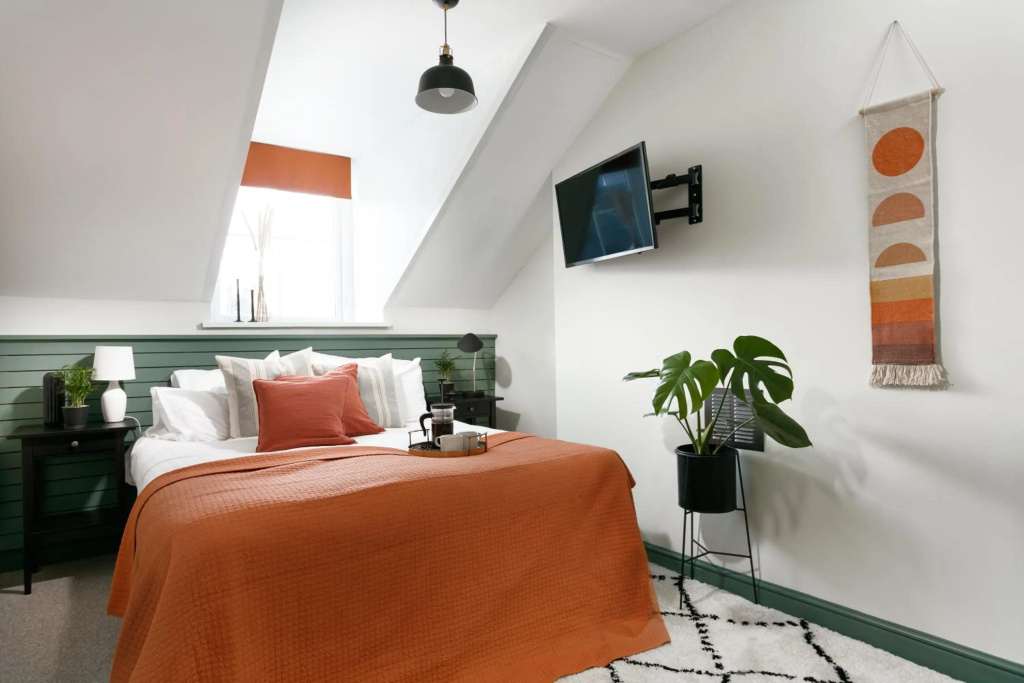 NEW LUXURY for 2022 - Free Parking - Central Plymouth House - Sleeps 10 - Access to Plymouth Hoe - Close to The Barbican - Pets welcome - By Luxe Living
