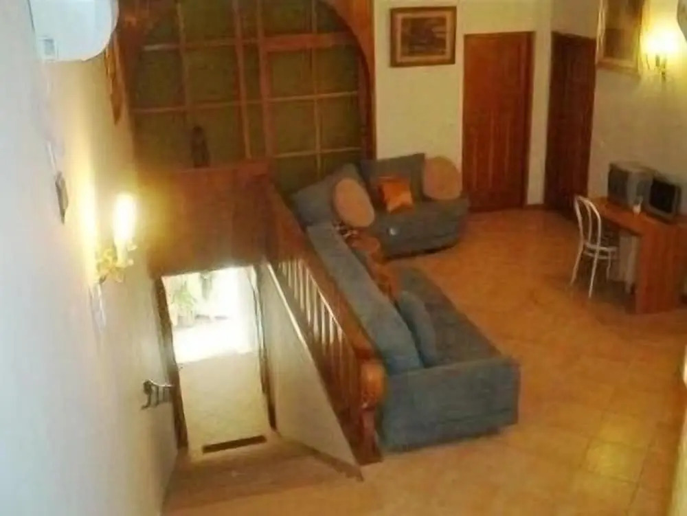 Eurotravel Bed And Car