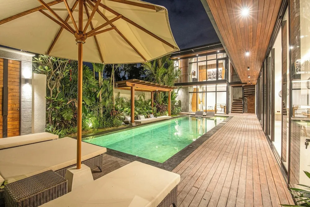 Elegant 5BR Canggu Villa, AC, with water filter