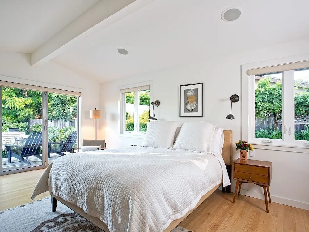 Upscale Modern Vineyard Home 2 Bedrooms 2 Bathrooms Home