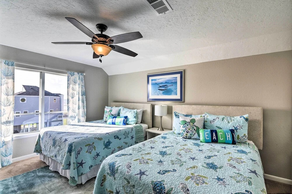 Ocean-View Kahala Beach Bliss Home in Galveston