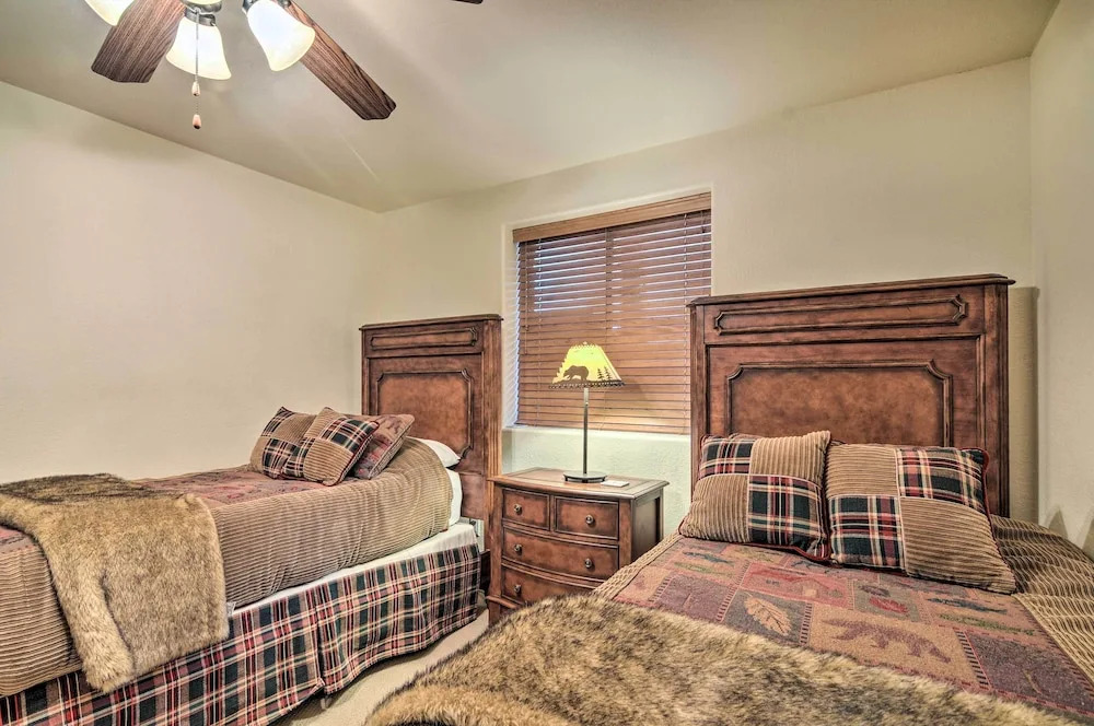 Delightful Duck Creek Village Cabin w/ Deck