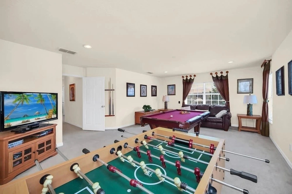 Near Disney Amazing 5 Bd Home - Private Pool 5 Bedroom Home
