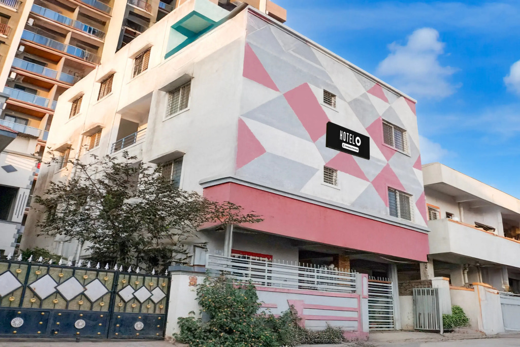 Super Hotel O Dhanori Near Pune Airport