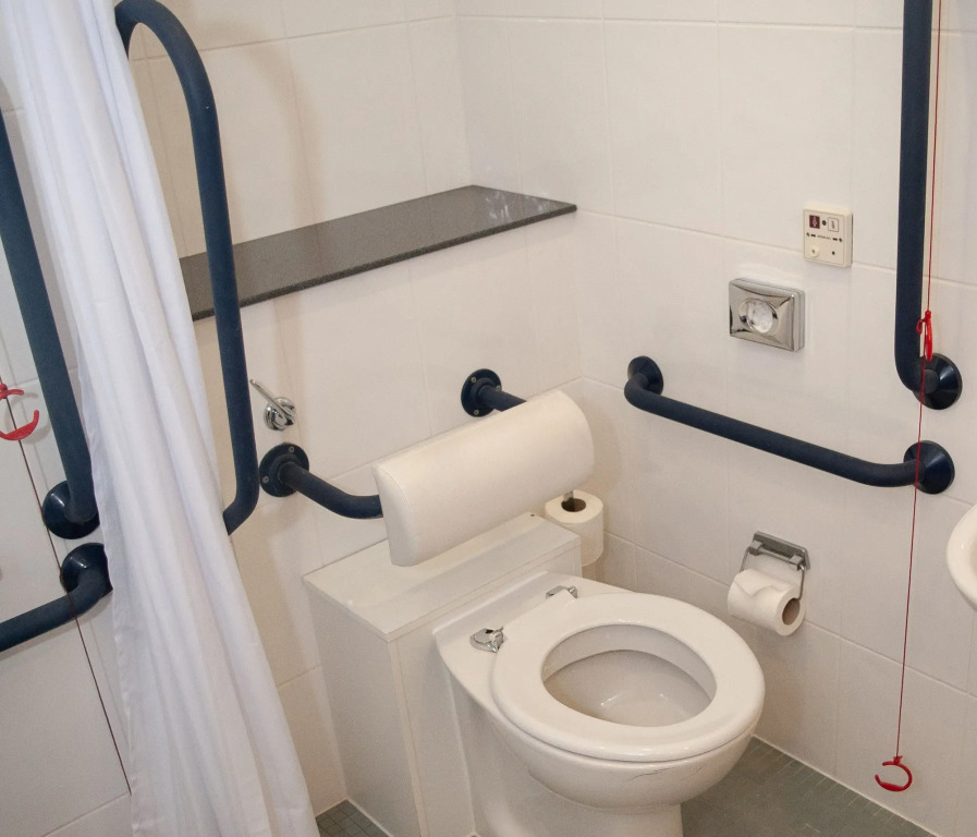 Holiday Inn Express Folkestone Channel Tunnel by IHG