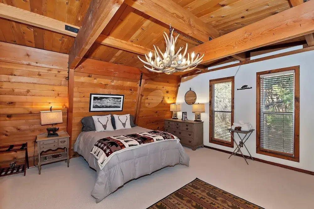 Yosemite Pines Cabin - Sleeps 6