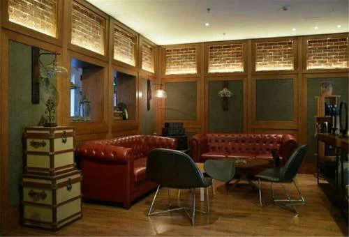 James Joyce Coffetel Qinhuangdao People Park Plaza