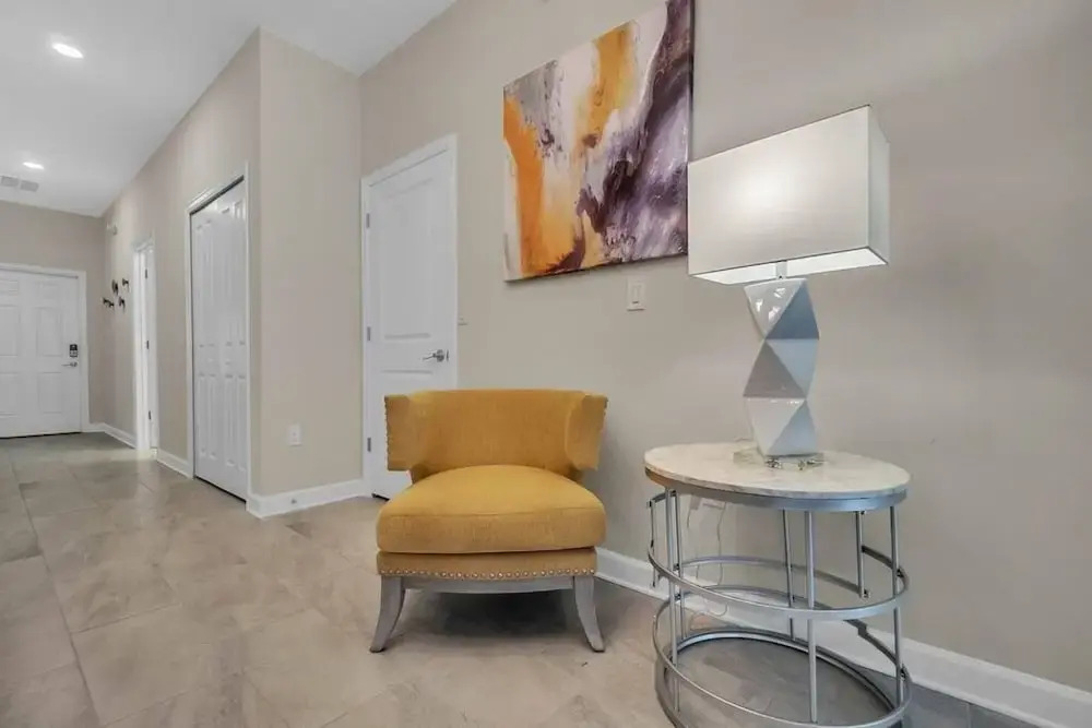Best Location Property w Pool Located Very Close to Disney and Most Attractions