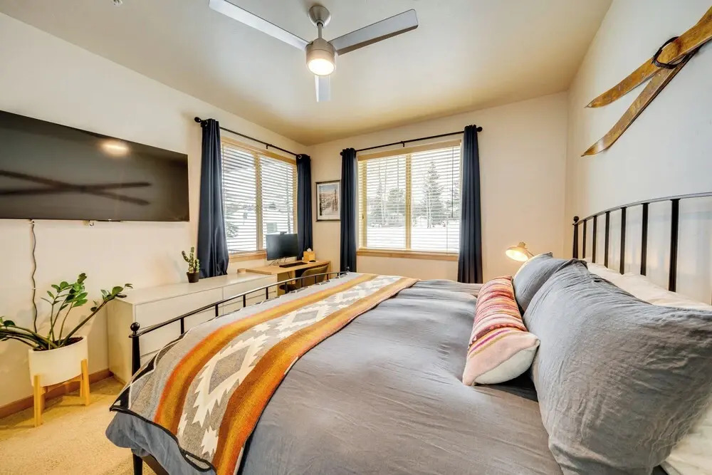 Downtown WP Condo w/ Pool: Steps to Concert Venue!