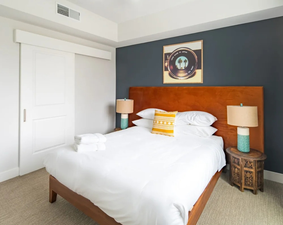 1br Luxury Apartment | Heated Pool by Wanderjaunt