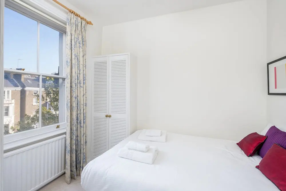 JOIVY Social Distancing for 4 in Earl's Court