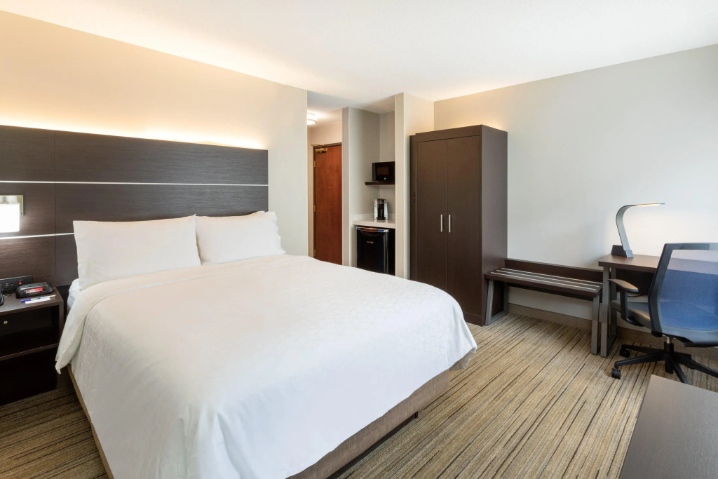 Holiday Inn Express Hotel & Suites Minneapolis-Downtown Convention Center by IHG
