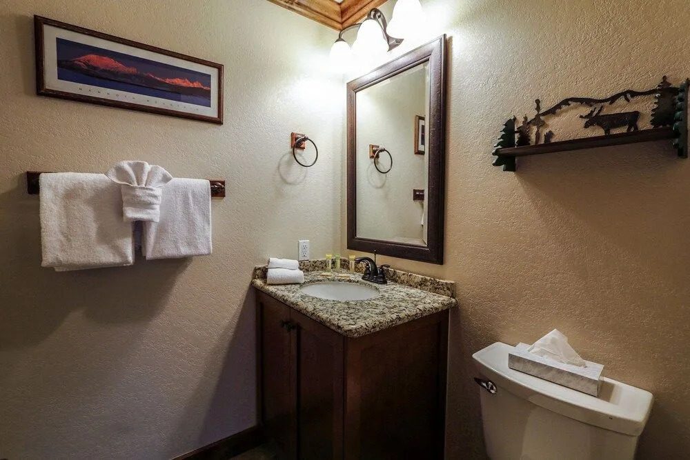Horizons 4 166 Updated Upstairs Unit with Private Washer Dryer, Walk to Town, On Shuttle Route to Lodges by RedAwning