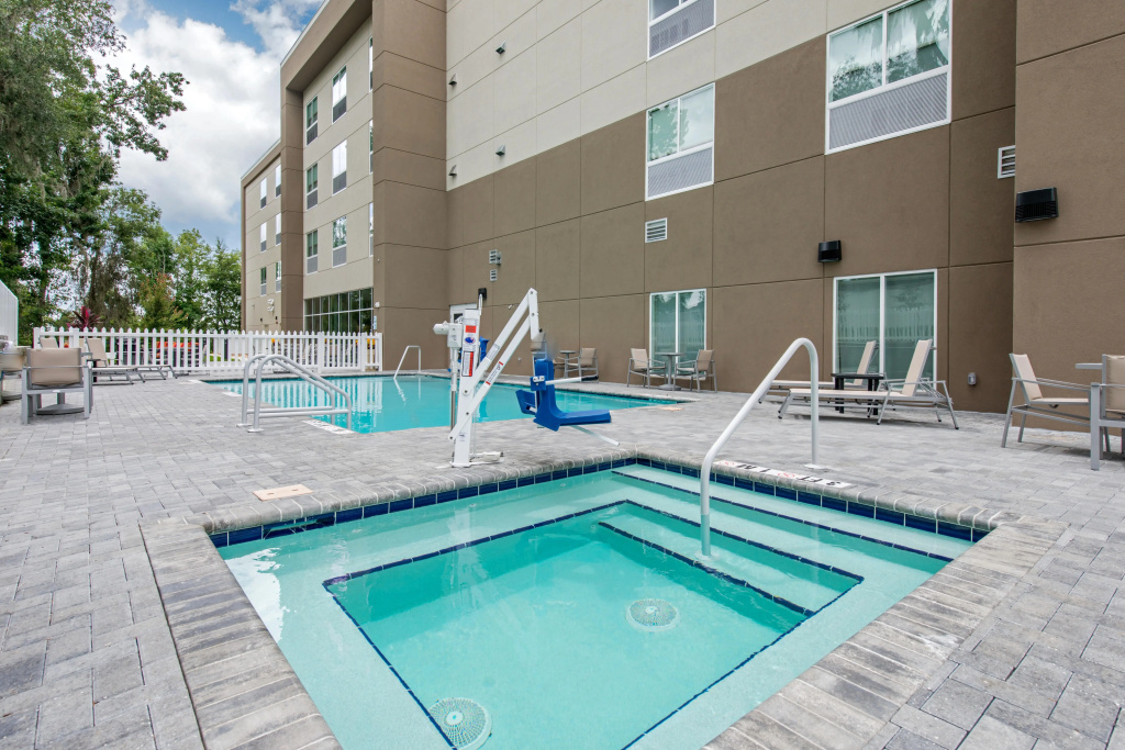 Holiday Inn Express Melbourne West by IHG