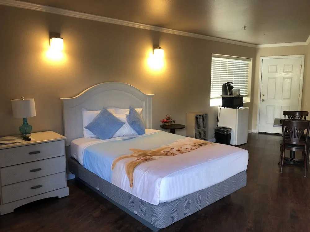 The Oceanfront Inn