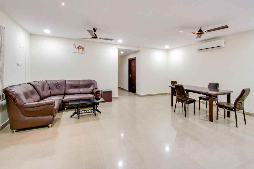 OYO 72156 Akshaya Inn