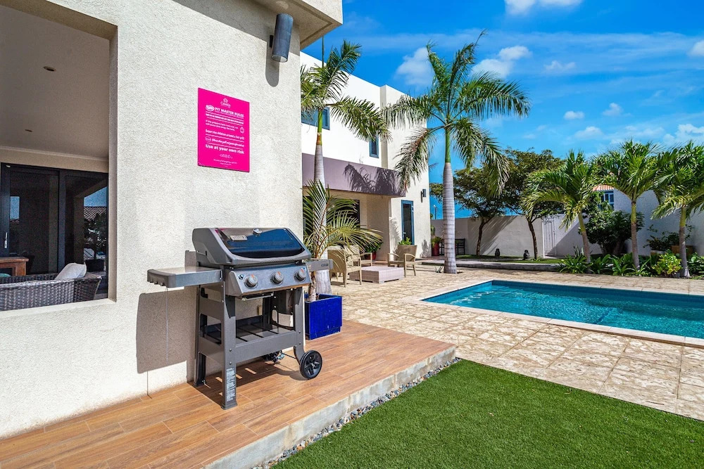 Spectacular Designer Villa 5 Star Luxury 6 Bedroom New!
