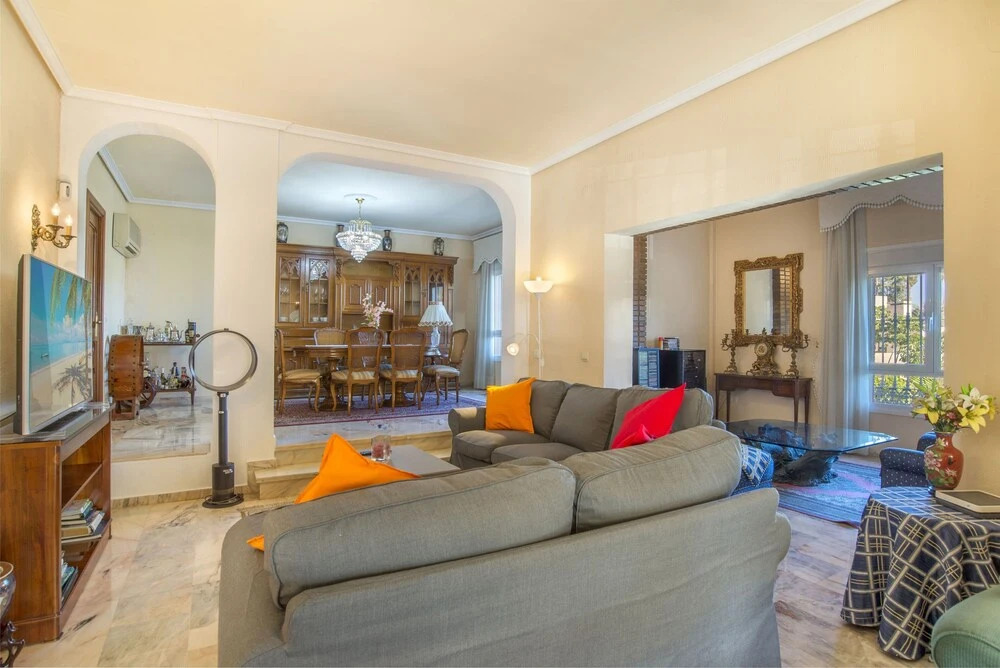 Villa - 5 Bedrooms with Pool and WiFi - 107872