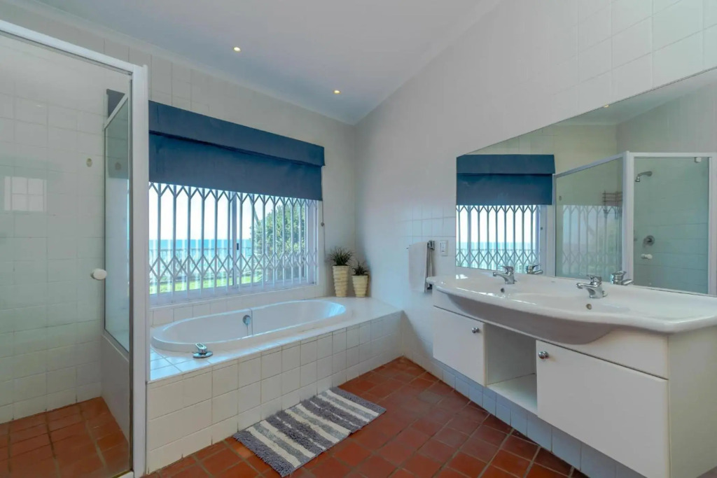 2C Edward Place