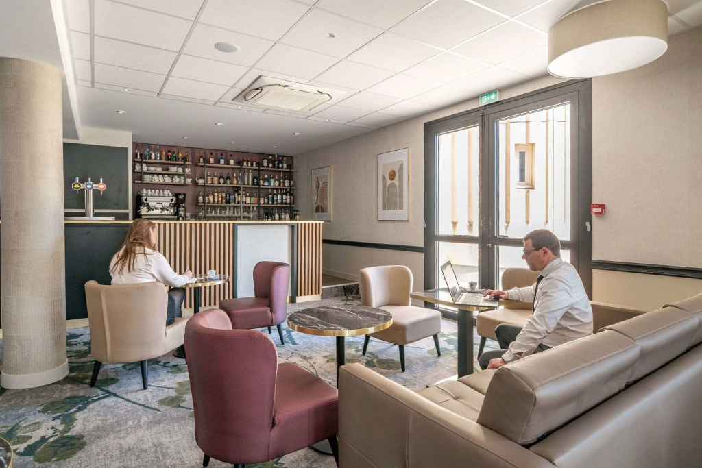Brit Hotel Angers Parc Expo - LAcropole