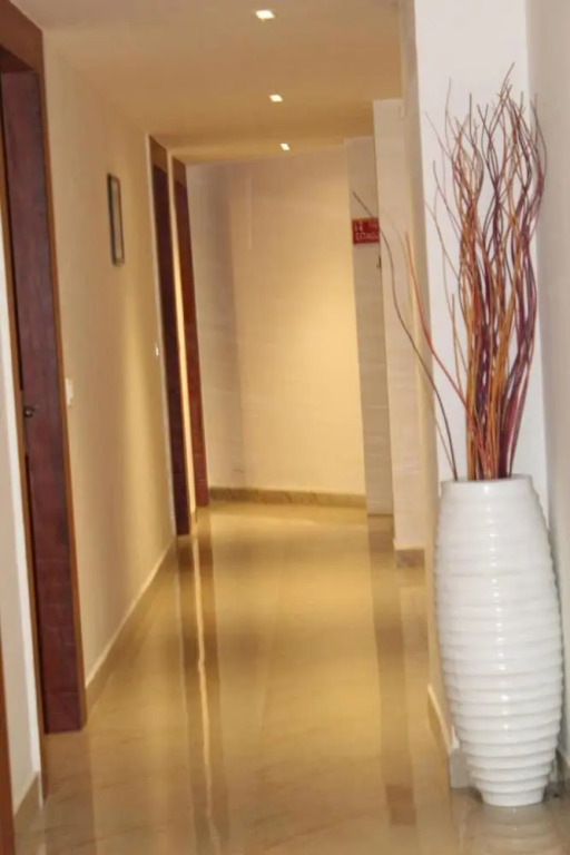Red Crown Hotel
