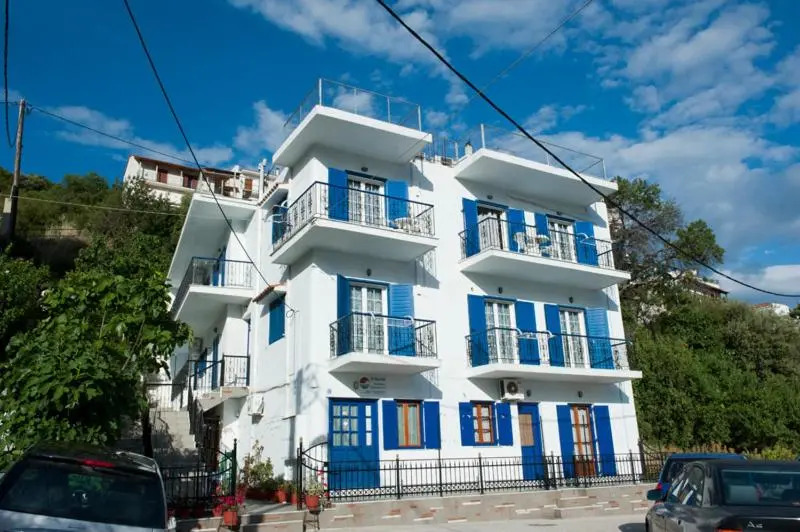 Syraina Apartments
