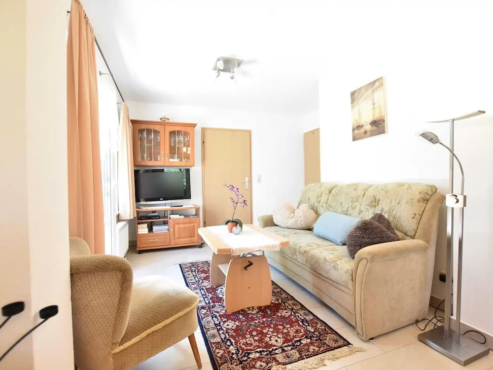 Quaint Apartment in Pepelow near Sea
