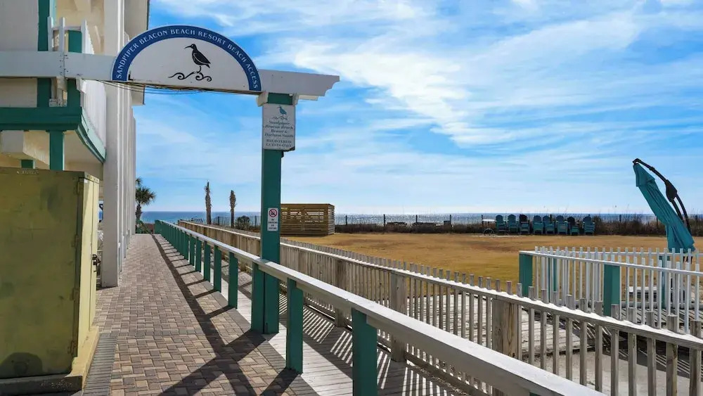 Sleeps 10, 4 Pools, Mini-golf Fun + Free Tickets: Dolphin Cruise & More