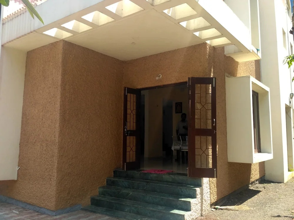LRH Parkland Apartment