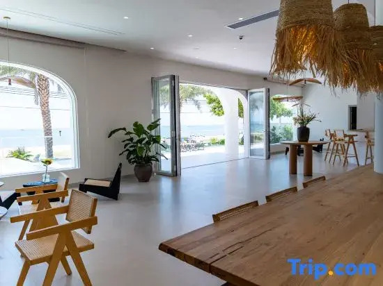 Sunset Island Luxury Seaview Homestay