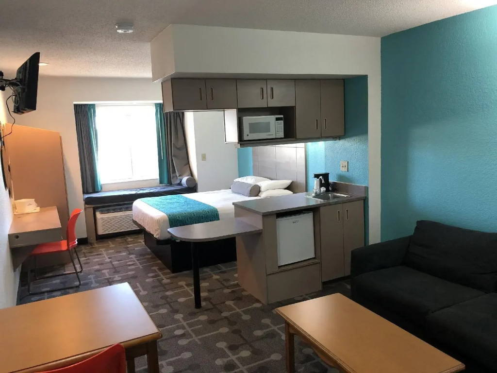Red Lion Inn & Suites Elk Grove Village