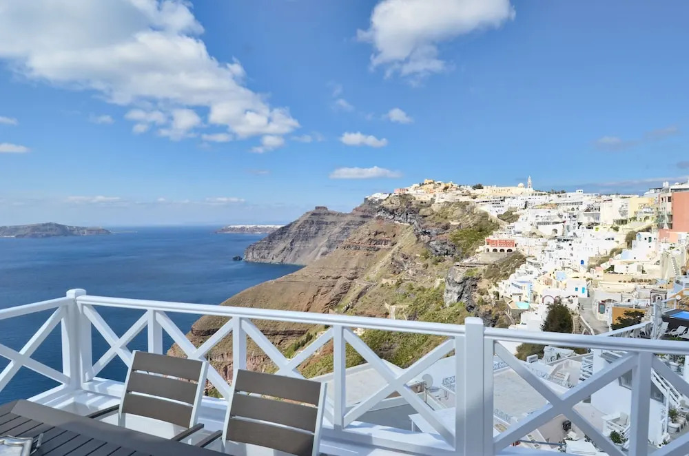 Fira Blue House