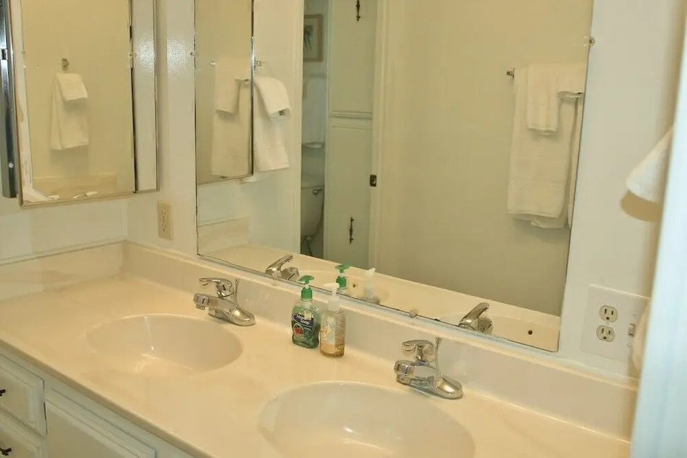 Roadrunner Club 76 - 2 Br Home