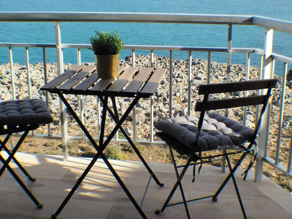 Apartment with 3 Bedrooms in S'Illot-Cala Morlanda, with Wonderful Sea View, Balcony And Wifi - 1 Km From the Beach
