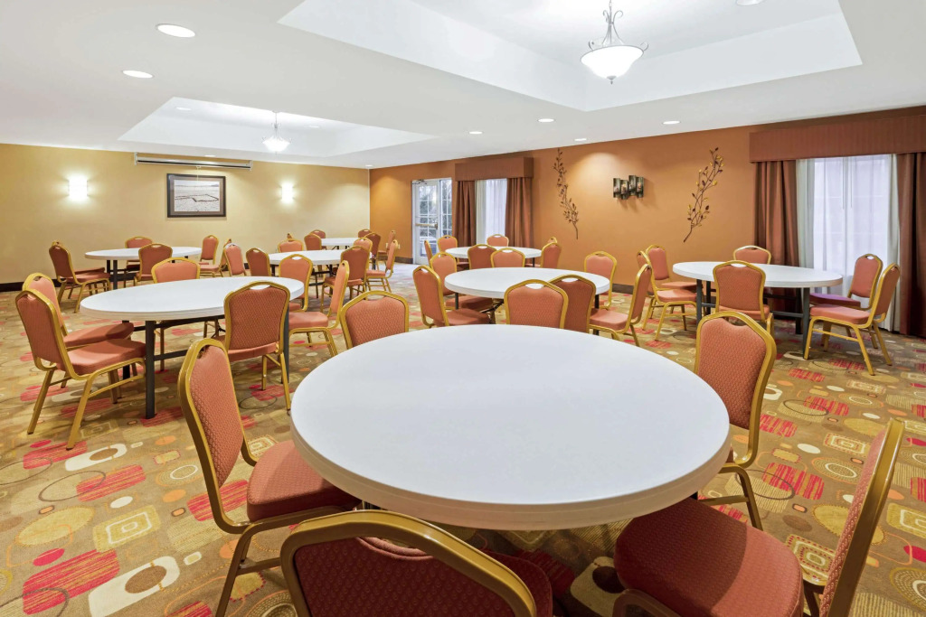 La Quinta by Wyndham Stillwater -University Area