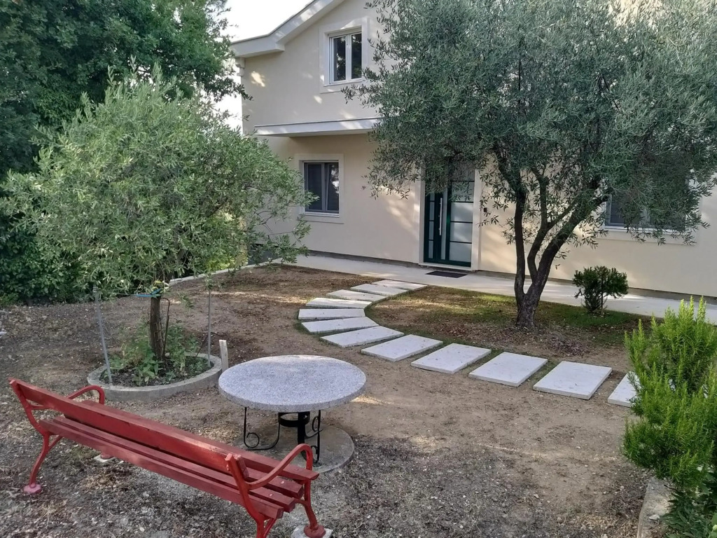 Petivat Gardens