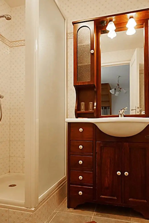 Quiet, 2-bedroom House in Dol-de-bretagne With a hot tub and Furnished