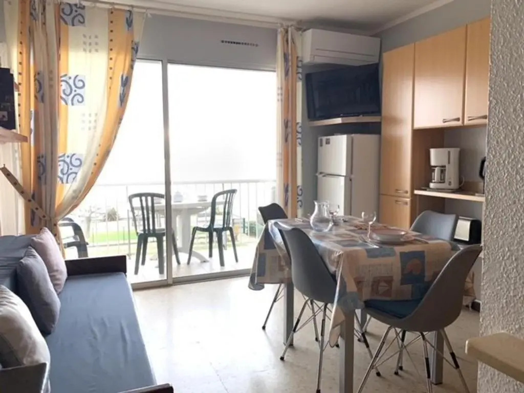 Appartement Balaruc-les-Bains, 1 pièce, 4 personnes - FR-1-503-26
