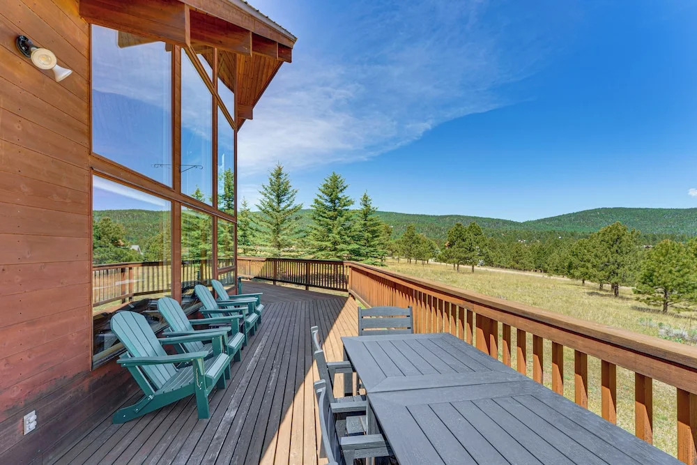 3 Mi to Ski Resort: Spacious Angel Fire Retreat