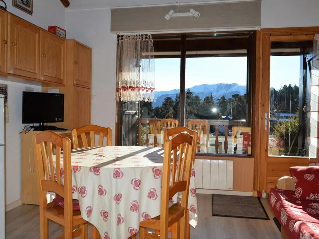 Chalet 2 pièces pour 4 pers près des pistes, terrasse sud - FR-1-592-23
