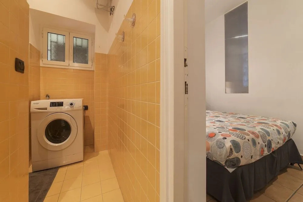 Colosseo Modern Apartment