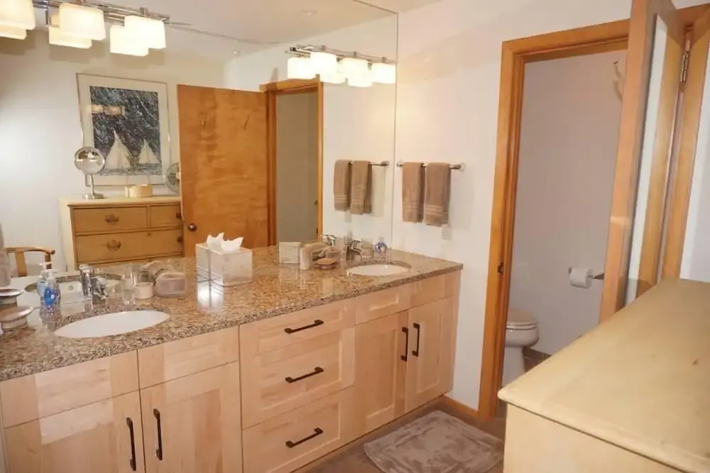 735 Bleeker St E #735