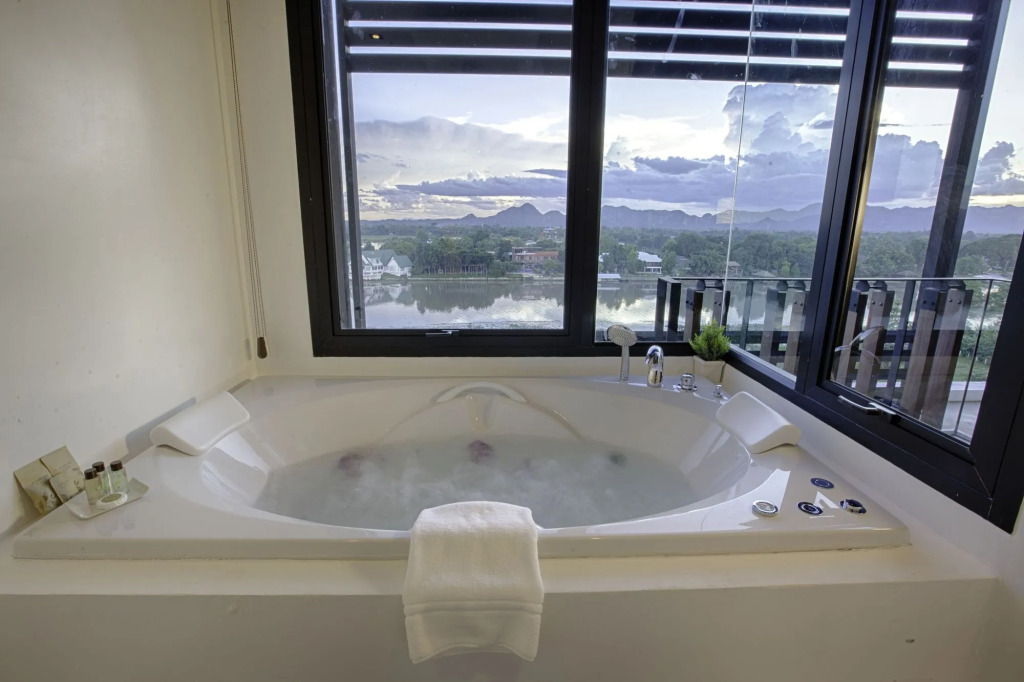 Natee The Riverfront Hotel Kanchanaburi