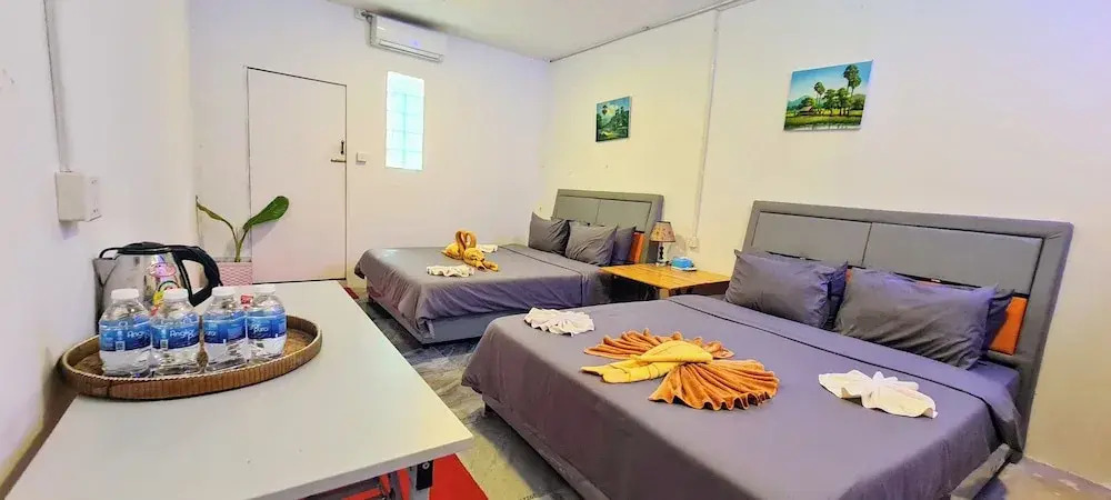 Koh Rong Beach Hostel and Bungalows