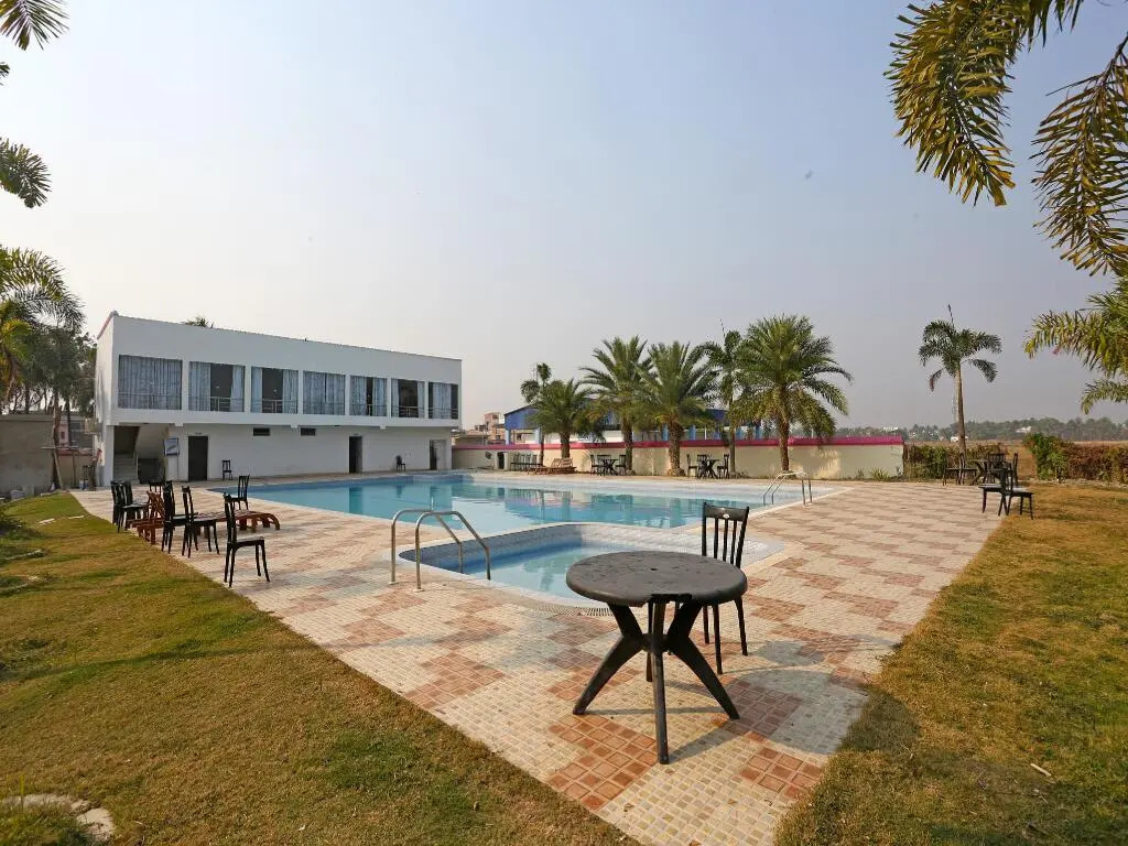Hotel Girish