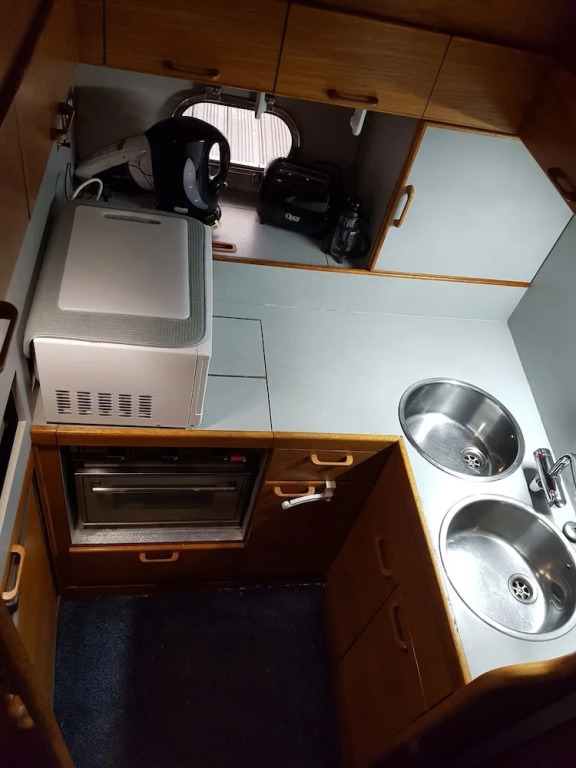 1 Bedroom Princess Live-aboard Boat